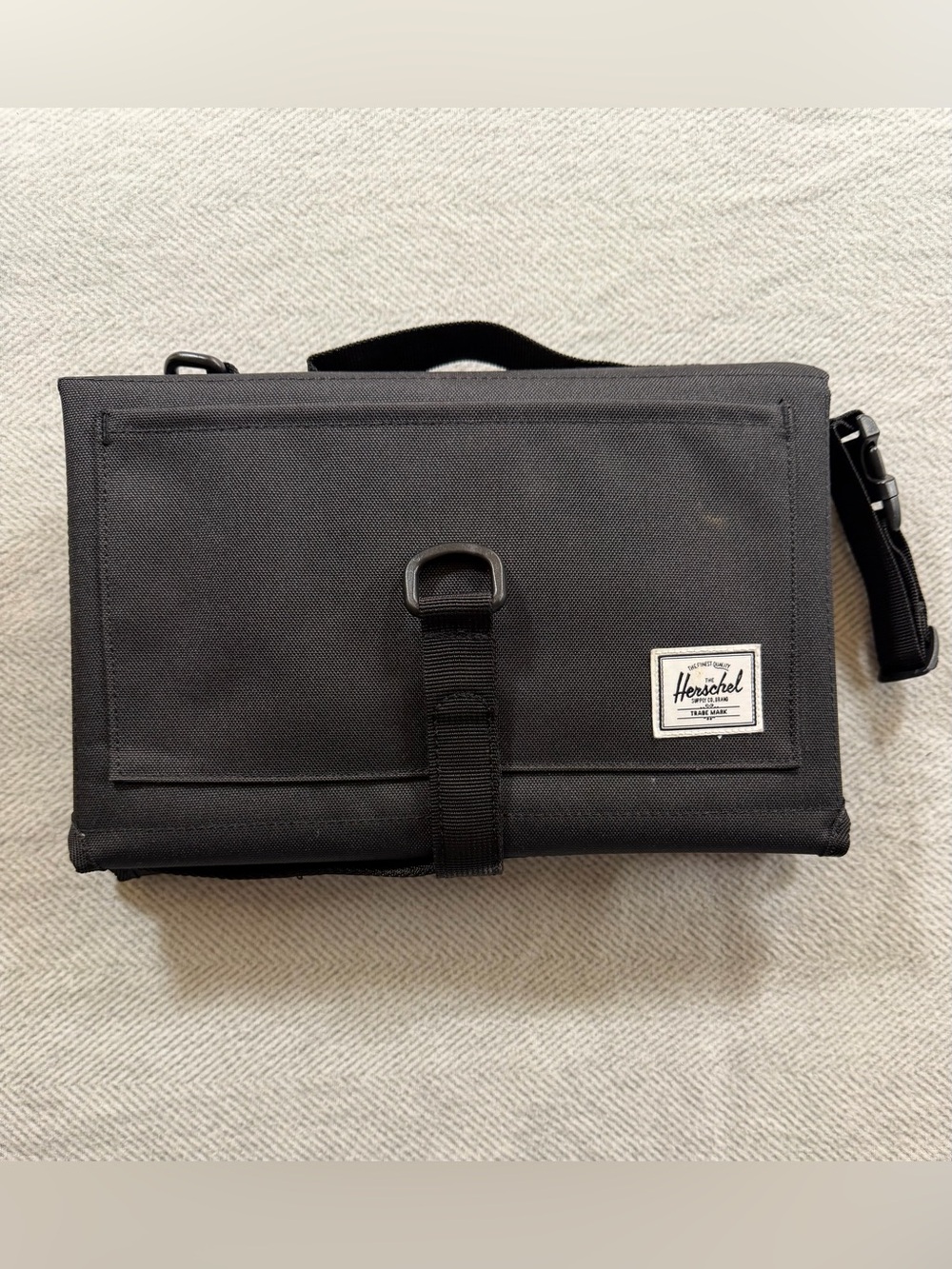 Herschel Sprout Change Mat Black Baby Diaper Changing Pad Red Mesh